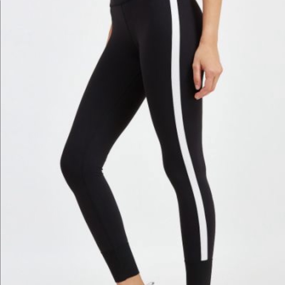 splits59 black white pitcher tight